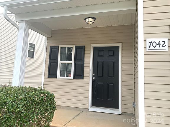 3rd image of 7042 Agava Ln