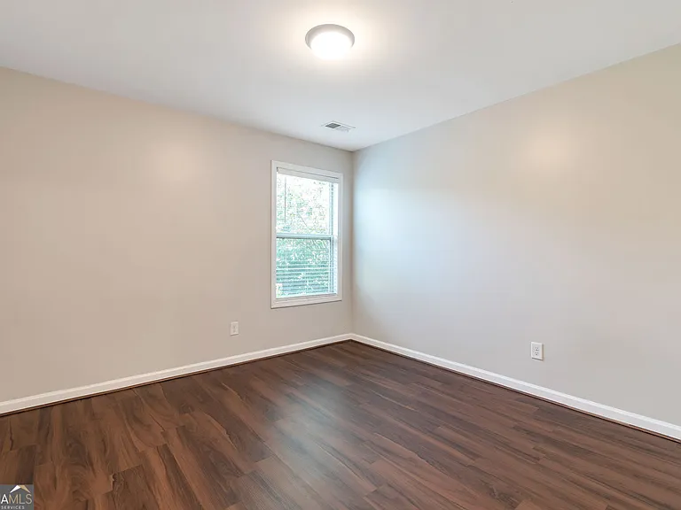 214 Farm Manor Ct — Photo 27