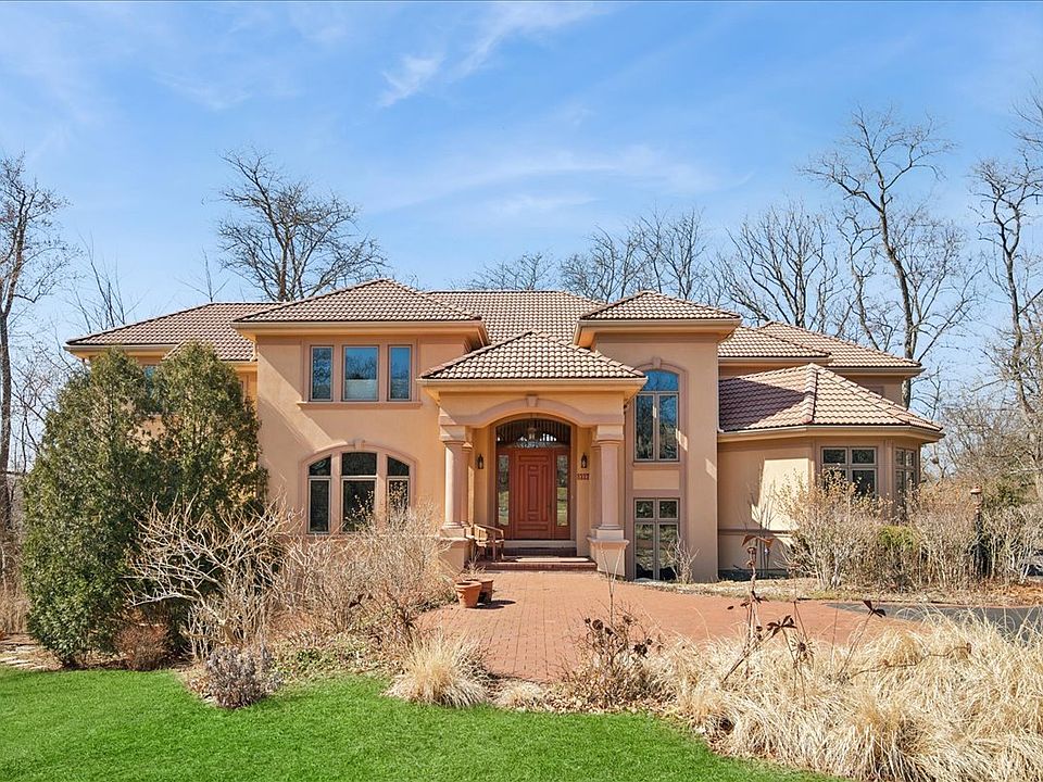 1st image of 740 Ravinia Glen Pl