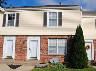 27 Woodlake Ct, Lake Saint Louis, MO 63367