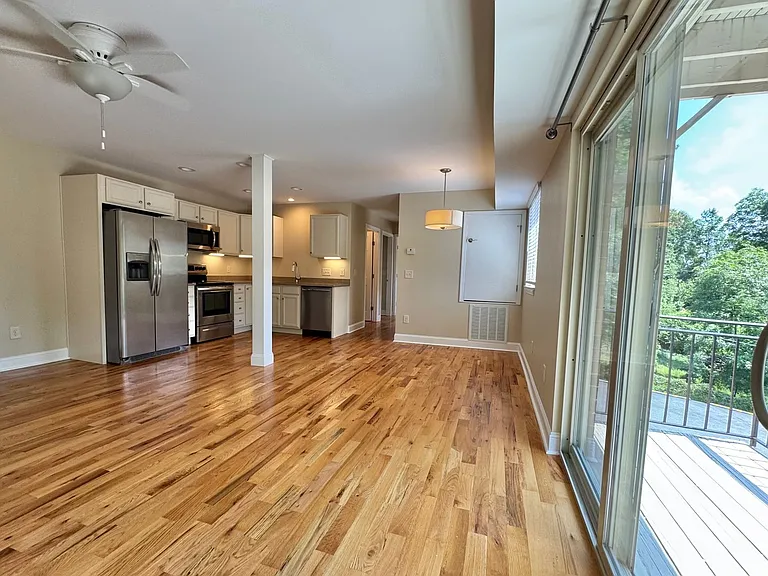 106 S Anderson St #A202 — Photo 3