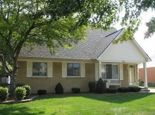 277 Meadowlake Rd, Canton, MI 48188