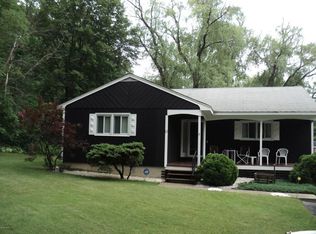 5 Cascade St, Pittsfield, MA 01201