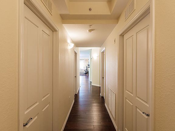 5th image of 5117 Melbourne St Unit 4103
