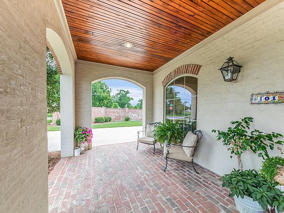 3rd image of 101 Brookshire Gardens Dr