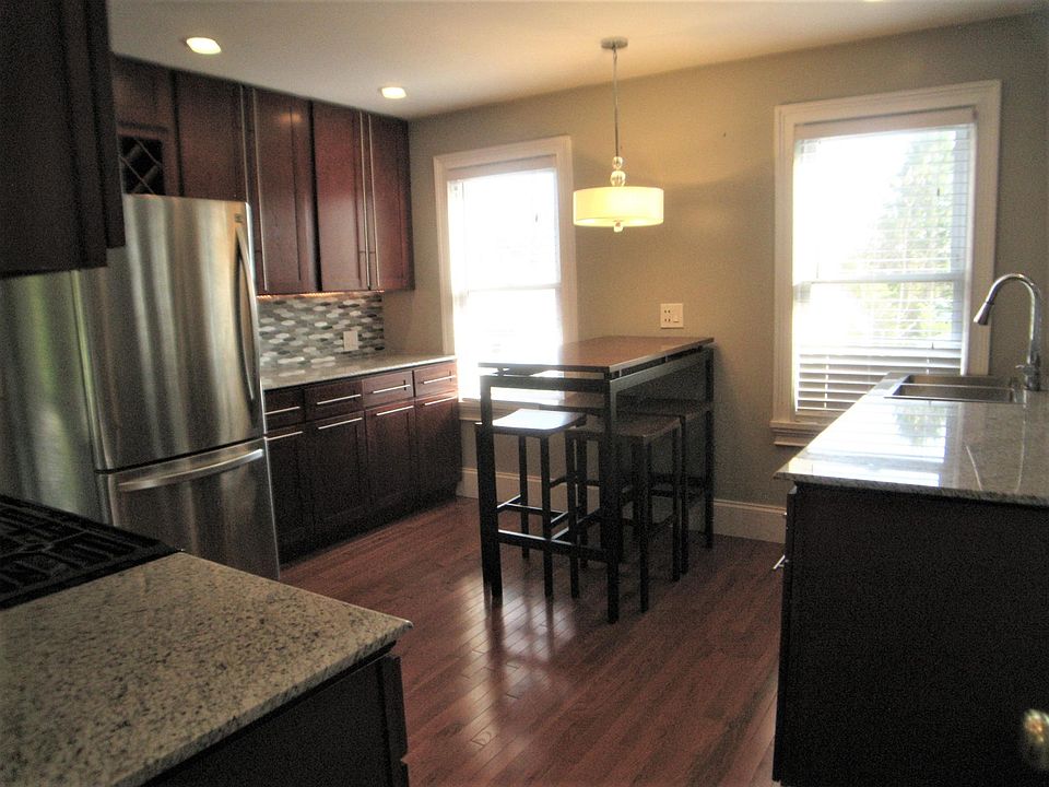 1st image of 18 Russell St APT 5