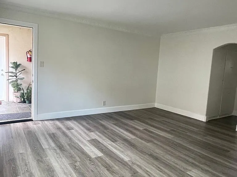 4366 Ventura Canyon Ave #11 — Photo 4