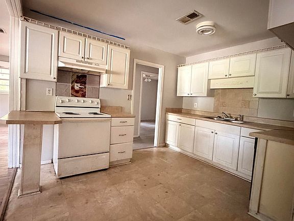 3rd image of 451 Alabama Ave