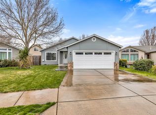 26 Scholarship Way, Medford, OR