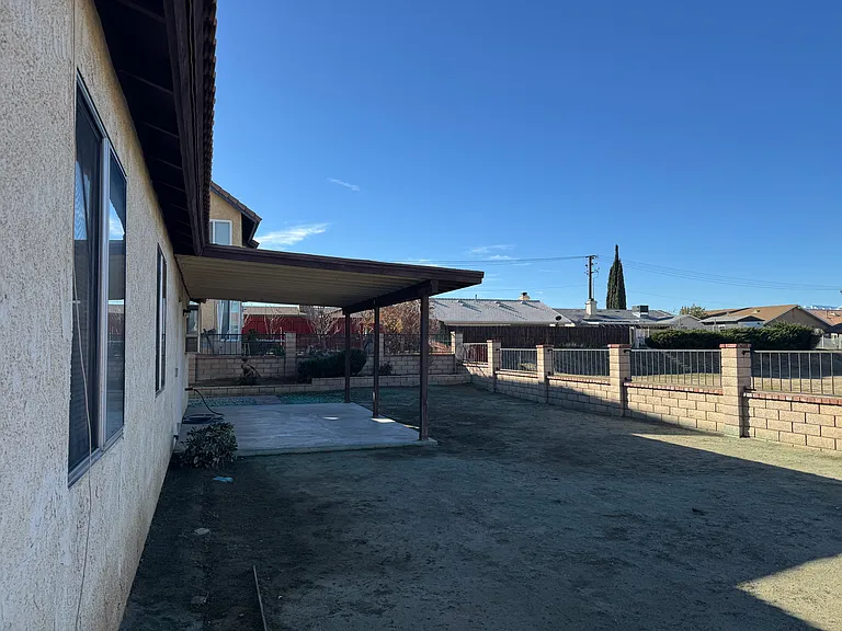 13718 Nassau Dr — Photo 13