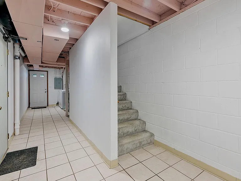 232 3rd Ave NE — Photo 36