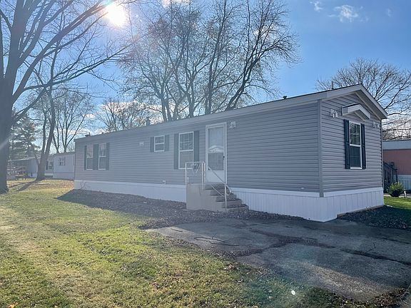 3rd image of 25 Bridle Ln #25