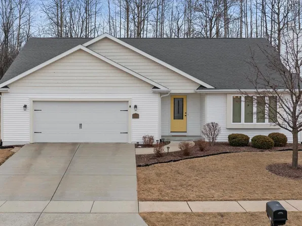 677 N Joshua LANE, Lake Geneva, WI 53147