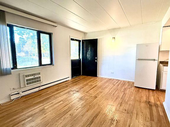 2nd image of 945 Troost Ave APT 7
