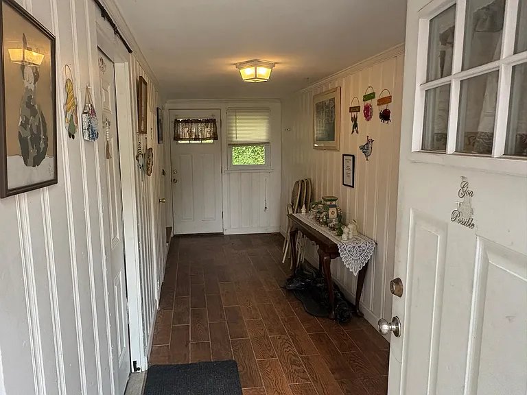 Private Entryway
