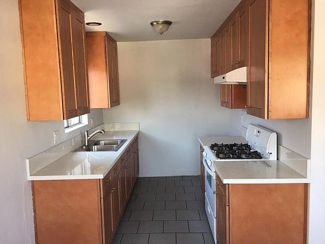 Brand new remolded Kitchen - maple wood cabinet with quartz 