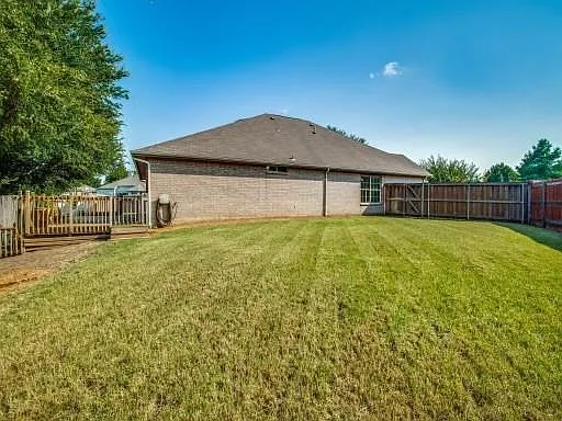 832 Blue Heron — Photo 10