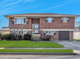 150 N Hickory St, Massapequa, NY 11758