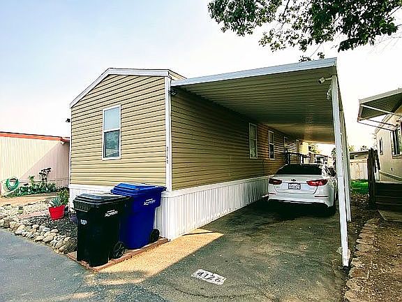 3rd image of 4126 Vicksburg Ln