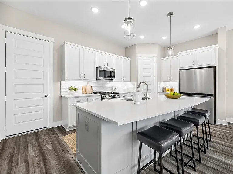 10960 Hewitt Cliff Ln — Photo 10
