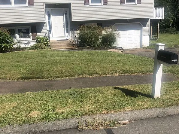 8 Sunrise Hl, Meriden, CT 06451