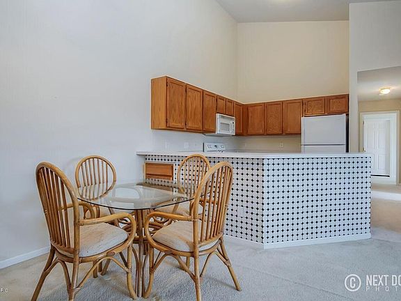 2nd image of 5891 Crosswinds Dr Unit 32