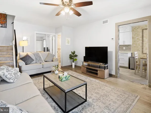 7015 Ridge Ave APT 13, Philadelphia, PA 19128