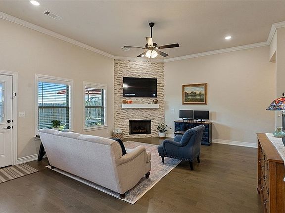 3rd image of 7300 SW Walnut Grv