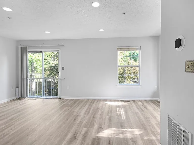 9958 Royal Commerce Pl #MAIN — Photo 15