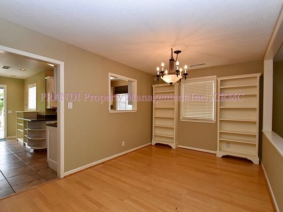 5th image of 850 Cypress Ave