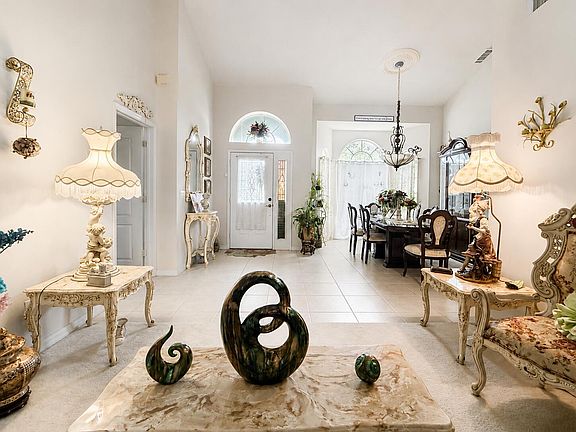 4th image of 609 SW JADA Road