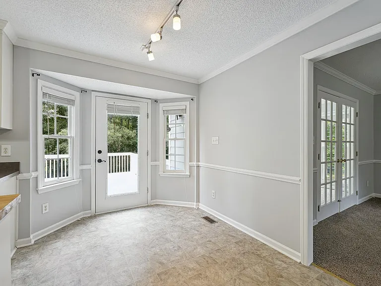 223 Wintergreen Dr — Photo 11