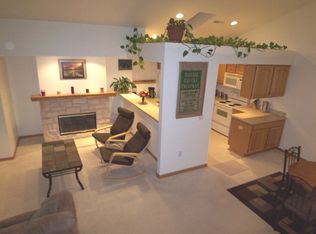 2301 Circle Rdg, Delafield, WI 53018