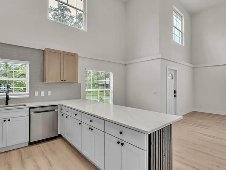 6246 Arthur Ave — Photo 5