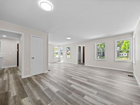 5th image of 313 East Ave