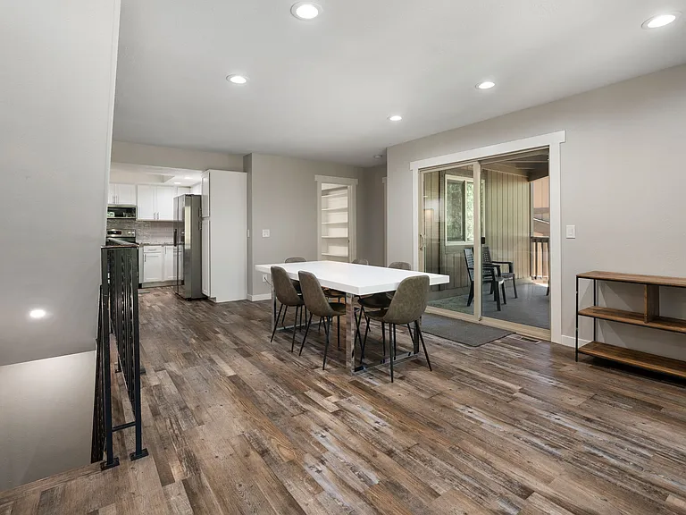 100 Lake Village Dr — Photo 17
