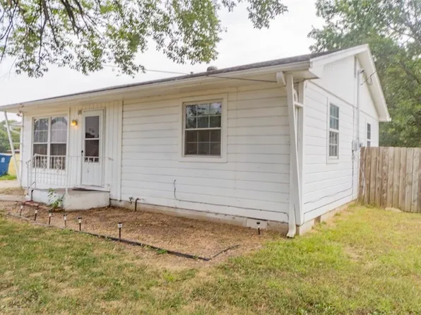 807 Siggins St, Coffeyville, KS 67337