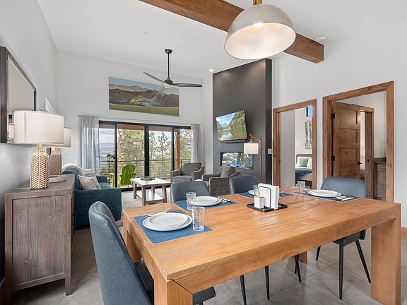 2nd image of 945 Nob Hill Rd #3