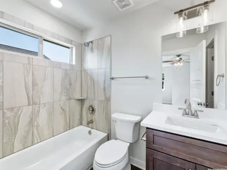 810 S Walters St #102 — Photo 13