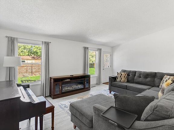 5th image of 17925 E Prentice Dr