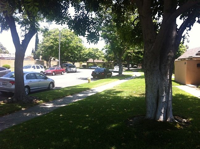 1st image of 1420 E Bell Ave