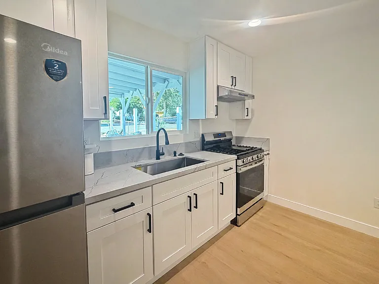 410 E Cherry Ave #1 — Photo 3