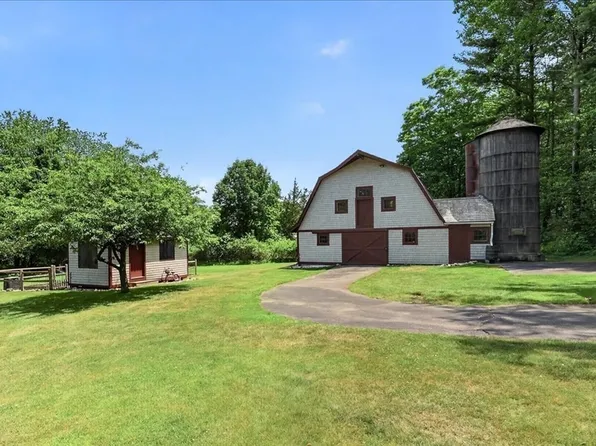 136 S Pleasant St, Hingham, MA 02043