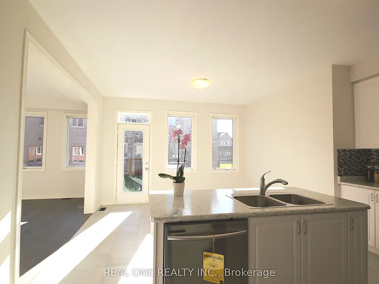 504 Threshing Mill Blvd — Photo 8