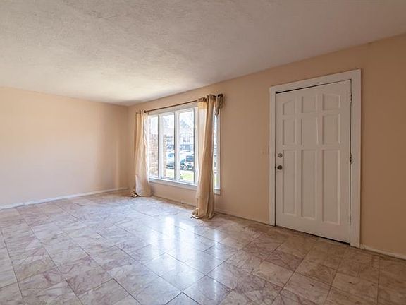 3rd image of 1806 Ashborough Cir SE APT B