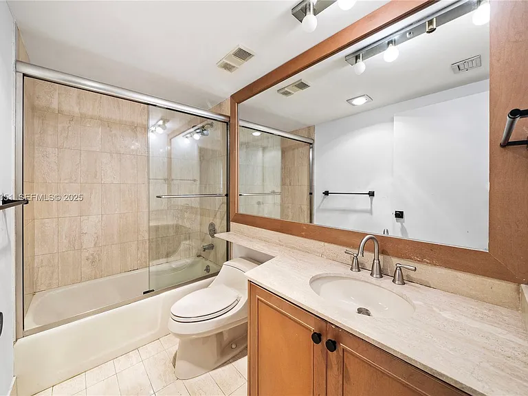 10175 Collins Ave #307 — Photo 6