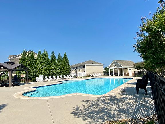 Seasonal Salt Water Pool and Cabana
