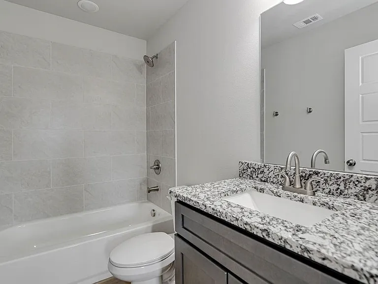 1138 E Broadway Ave — Photo 10