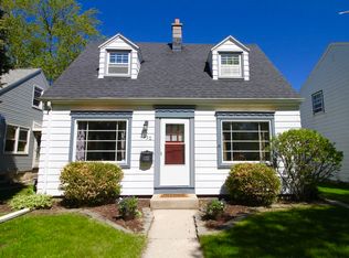 3552 S 19th St, Milwaukee, WI 53221