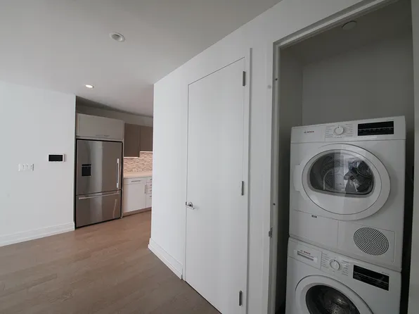 555 10th Avenue image 4 of 19